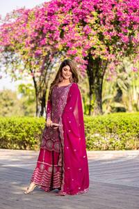 La Mejor Colección de Trajes Salwar Pesados en Chinon con Bordado de Lentejuelas de Secado Rápido para Bodas, Festivales y Fiestas Indias y Pakistaníes - Product Image 4