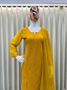 Vêtements indiens et pakistanais de haute qualité avec broderie et sequins, salwar kameez disponible au prix d'exportation - Product Image 5