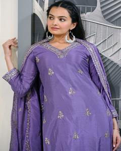 ชุดเดรสคอวีสไตล์โบฮีเมียนสำหรับฤดูร้อนสไตล์น่ารักงานปักลำดับหนัก5มม. งานถักทอยาวคลุมเข่าพร้อมลวดลายสีพื้น - Product Image 4