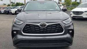 Toyota Highlander XLE FWD Automatique 2022 Sièges en Cuir Toit Ouvrant Panoramique - Product Image 3