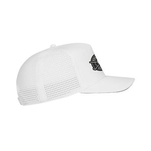 Casquette de golf professionnelle OEM à visière incurvée avec logo personnalisé en patch de caoutchouc, trous perforés au laser, casquette de baseball ajustable - Product Image 2