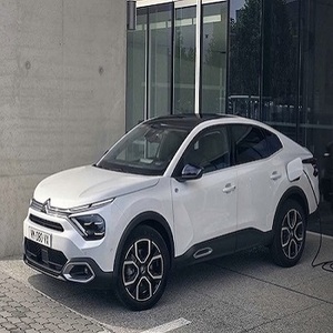 Citroën C4 X Fastback Wagon 2025 d'occasion, 100% électrique hybride, propulsion arrière, boîte automatique 6 vitesses, 400 ch, batterie 48V, autonomie 601-700 km, écran tactile - Product Image 1