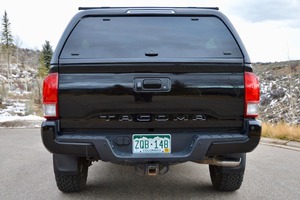 TRD S-port Doble Cabina 4x4 Usada en Buen Estado - Product Image 2