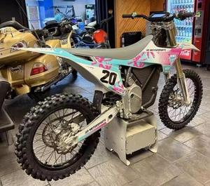 FAST Stark VARG Alpha MX 19 รุ่นปี 2023 กำลัง 80 แรงม้า รถมอเตอร์ครอสที่ได้รับการรับรอง - Product Image 2