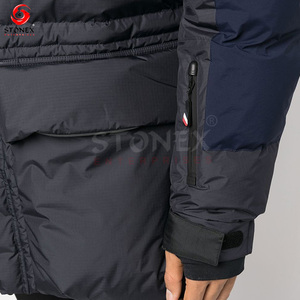 Chaqueta acolchada de invierno de talla grande al mejor precio del fabricante directo para hombre, lona con capucha y soporte de manga completa de Color sólido personalizado - Product Image 4