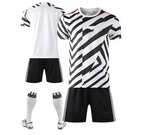Vente chaude 100% uniforme de football unisexe de haute qualité pour adultes vêtements de football personnalisables - Product Image 2