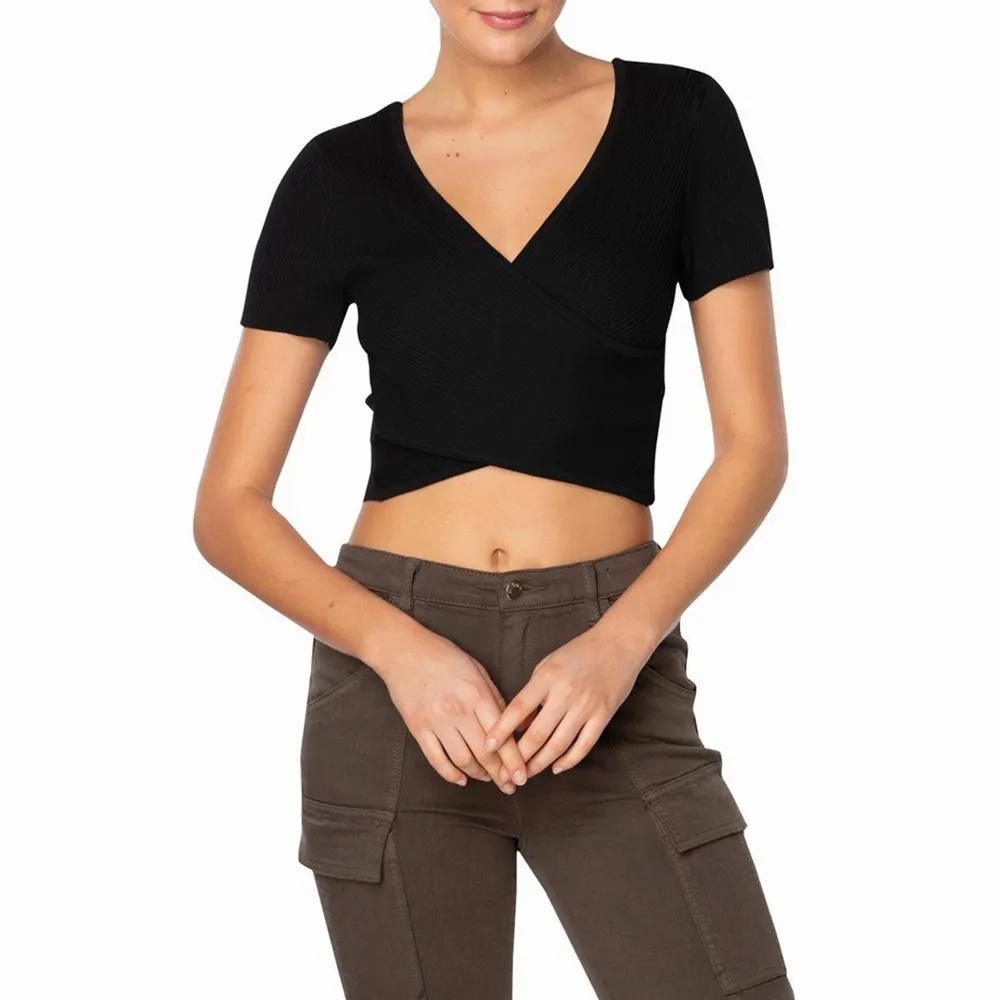 Crew Neck Crop Top kaus kustom Wanita kaus Crop Crossover untuk anak perempuan Deep V-Neck Bra tanpa tali pas lengan pendek