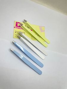 Maquillaje Pinzas para cejas Pinzas recubiertas de color y papel Pinzas para depilar cejas puntiagudas inclinadas Pinzas fabricadas en Pakistán - Product Image 4