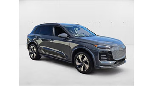 Audi Q6 E-tron Premium Plus 2025, Seminuevo en Excelentes Condiciones - Product Image 2