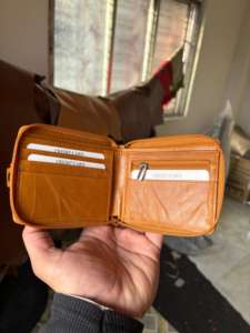 Cartera Retro Europea Americana para Hombre con Cierre de Cremallera y Hebilla, Tarjetero Multi-Ranuras y Monedero - Product Image 3