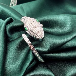 2025, <span class=keywords><strong>Montre</strong></span> <span class=keywords><strong>Bracelet</strong></span> Serpent Créative Entièrement Diamantée Tendance, un Bijou Personnalisé pour <span class=keywords><strong>Femme</strong></span> - Product Image 4