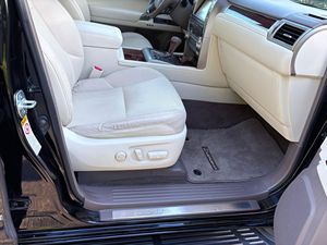 2016 Lexus GX 460 1 Propietario 4,6 litros V8 Power Sin modificar Centro de bloqueo Diferencial Asientos de cuero Dirección izquierda - Product Image 3