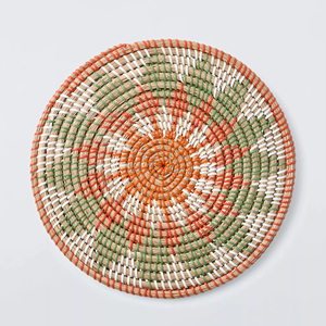 Napperon rond en jonc de mer tissé floral Orange vert produits écologiques fabriqués au Vietnam décoration de table en gros - Product Image 2