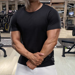 Camiseta Casual Elegante para Hombre con Cuello Redondo Profundo y Detalle de Bordado, 180 Gramos, Tejido de Punto con Patrón Sólido, Optimizado para un Look Moderno - Product Image 6