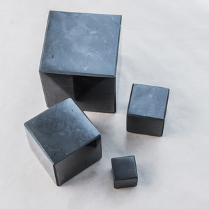 Cube de shungite poli 80 mm (3.1 po) - Product Image 2