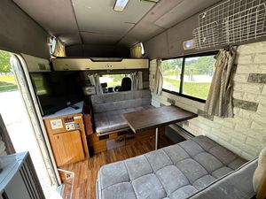 Offre exceptionnelle : Toyota Hiace Coleman Camper 1992, prêt à être expédié - Product Image 5