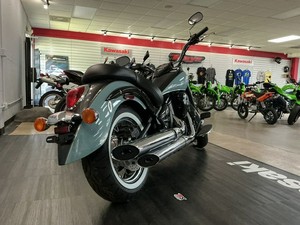 NUEVAS Motocicletas <span class=keywords><strong>Kawasaki</strong></span> <span class=keywords><strong>Vulcan</strong></span> 900 Classic 2026, Motocicletas Cruiser - Product Image 4