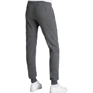 Pantalon homme au look urbain affirmé, conçu pour un usage confortable, avec une forme épurée et un style décontracté équilibré. - Product Image 3