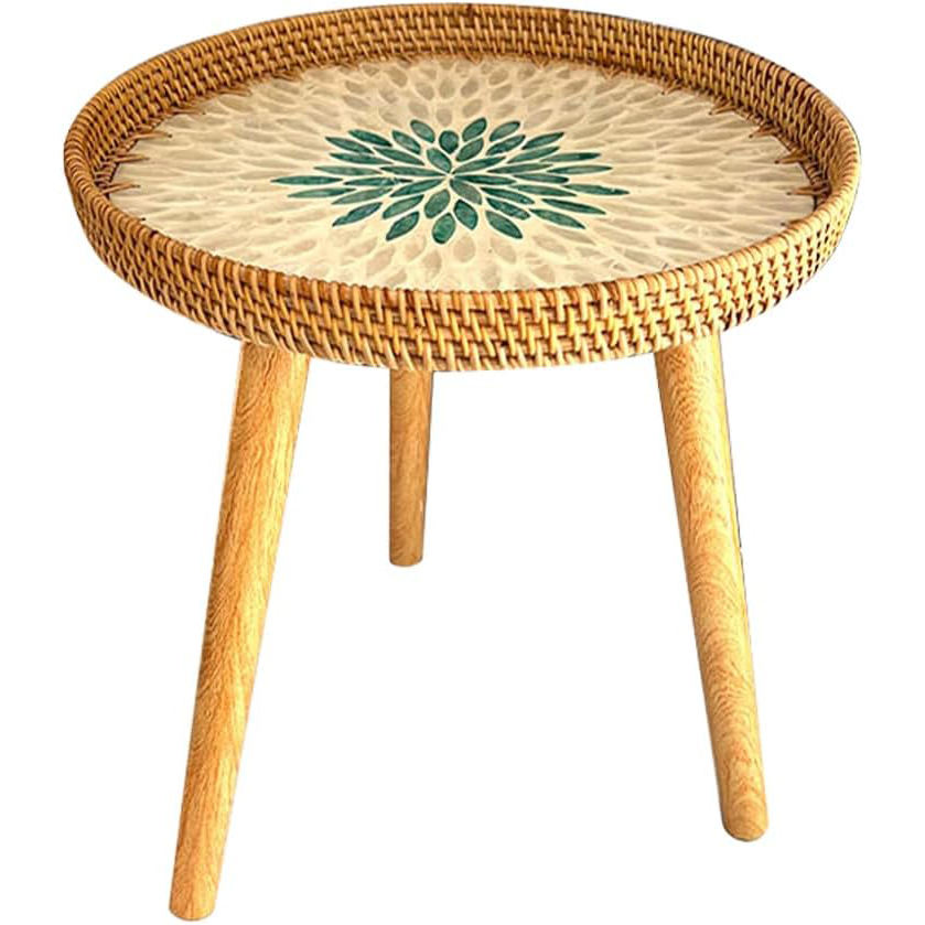 สีเบจและสีเขียว