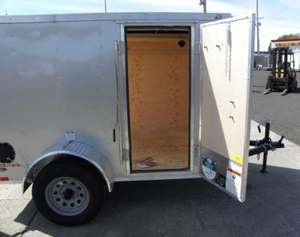 Remolque Cerrado Cargo Mate Serie E de 5'x8' con Puertas Corredizas, Precio Bajo, 2024 - Product Image 2