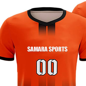 Uniforme de fútbol clásico vintage al por mayor, uniforme de fútbol de club en blanco original personalizado, conjuntos de camisetas de fútbol - Product Image 2