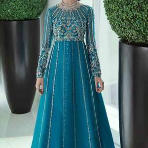 BRODERIE ÉBLOTANTE SUR BELLE COULEUR DE ROBE ROBE AVEC PERLES DE VERRE EN CRISTAL, FIL, PIERRE, PERLES, TRAVAIL DABKA POUR FÊTE @ 2024 - Product Image 1