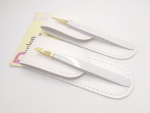 Vente en gros de pinces à épiler pour sourcils à pointe pointue et durable en or, étui en cuir artificiel de bonne qualité, couleur blanche - Product Image 3