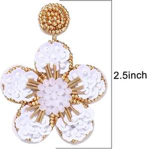 Pendientes llamativos con cuentas 100% hechos a mano con forma de flor colorida única perla de imitación hecha a mano de La India - Product Image 4