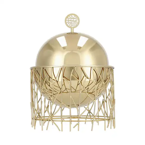 Pot chaud au design moderne à utiliser pour la vaisselle faite à la main en vrac forme ronde couleur or casserole avec support - Product Image 1
