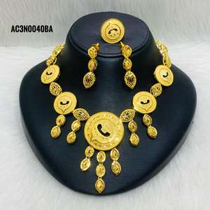 Plaqué or-Parures/Femme: Parure collier bijoux design en ligne bijoux de mode tous types - Product Image 1