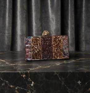 Bolso de Hombro Rectangular Hecho a Mano con Mosaico de Madreperla, Adornos Metálicos, Imitación Antigua, Artículo Coleccionable - Product Image 1