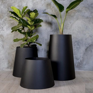 Maceta de Metal con Recubrimiento de Polvo Negro para Decoración del Hogar y Jardín, Maceta con Acabado Personalizado de la India - Product Image 1