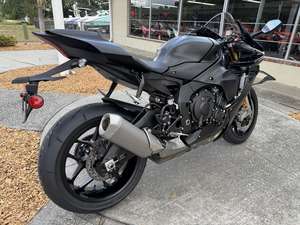 Oferta Anual 2025: Motocicletas Nuevas Yamaha YZF-R1M Supersport - Product Image 4