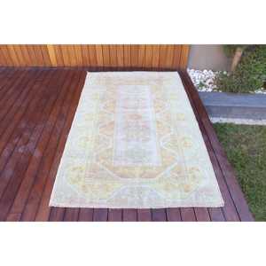 พรมตุรกีขนาด 3.9x6.3 ฟุต พรมวินเทจ พรมขนสัตว์สีขาวเหลืองลายนามธรรม - Product Image 1