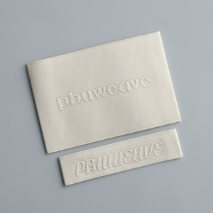 Étiquettes tissées personnalisées avec <span class=keywords><strong>logo</strong></span> de <span class=keywords><strong>marque</strong></span>, coupe droite blanche, étiquettes tissées personnalisées, étiquette de col à pliure - Product Image 1