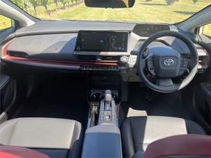 Autos usados sin accidentes, Toyota <span class=keywords><strong>Prius</strong></span> 2.0 Hybrid Z <span class=keywords><strong>2023</strong></span>, 5 puertas, hatchback, tracción delantera, sedán, listo para enviar. - Product Image 3