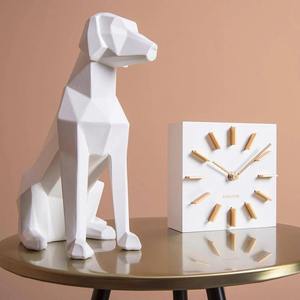 Statue de chien en métal blanc fabriqué à la main pour le style de table basse décorative et l'accent d'affichage intérieur de maison moderne - Product Image 6