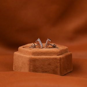 Pendientes de tuerca de diamante cultivado en laboratorio de corte redondo chapado en oro macizo de 18KT de lujo clásico regalo perfecto para su cumpleaños - Product Image 5