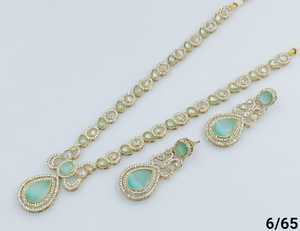 Colgante de diseño elegante indio tradicional y de moda piedra chapado en oro collar largo conjunto con pendiente a juego conjunto de joyería - Product Image 4