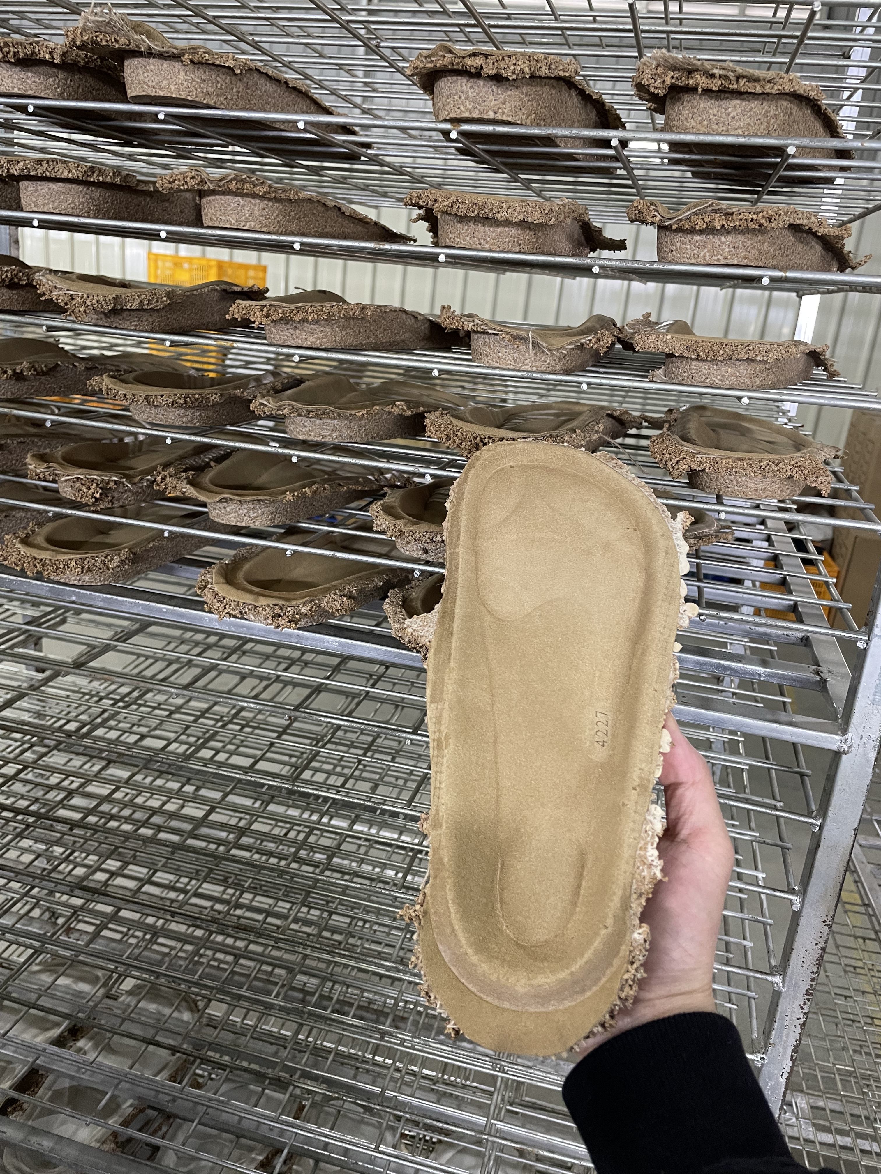 สีน้ำตาล