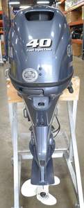 Motor fuera de borda Yamaha de 40 CV, 4 tiempos, 20 pulgadas, con control remoto, usado, año 2013 - Product Image 3