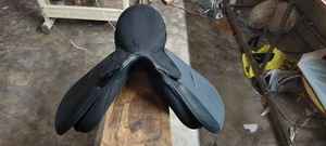 Juego de sillín de caballo completo de cuero personalizado, sillines de doma de salto, venta de sillín de caballo de contacto cercano con salto, diseño de cuero - Product Image 6