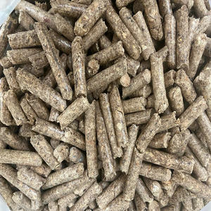 Briquettes de bois haute efficacité 8 mm PACIFIC CARGO fabriquées au Vietnam à partir de palettes recyclées, 0,5 % de cendres, combustion propre, usage résidentiel et industriel - Product Image 3