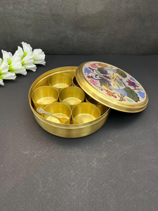 Boîte à épices en laiton durable pour le stockage réutilisable en cuisine, soutenant les pratiques culinaires écologiques - Product Image 4