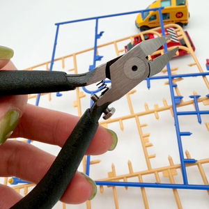 Pince à bec effilé Fujiya F-107SL de qualité industrielle en acier, à lame simple, avec poignée en plastique souple, métrique, OEM, pour la découpe de modèles en plastique - Product Image 1