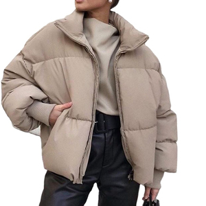 Chaqueta de plumón de estilo europeo personalizable de alta calidad para mujer chaqueta rellena de botón de succión transpirable cálida de invierno - Product Image 1