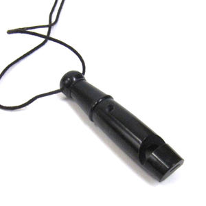 Silbato de cuerno de búfalo negro con cordón negro para entrenamiento de hueso de perro, silbato hecho a mano a la venta a bajo precio - Product Image 2