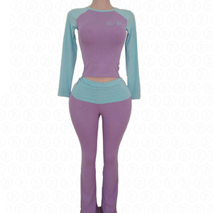 ชุดลำลองผู้หญิงผ้าฝ้ายคุณภาพสูง ชุดโยคะ 2 ชิ้น เสื้อยืดลายเสือดาวพิมพ์โลโก้ตามสั่ง และกางเกงขายาวทรงบาน - Product Image 3