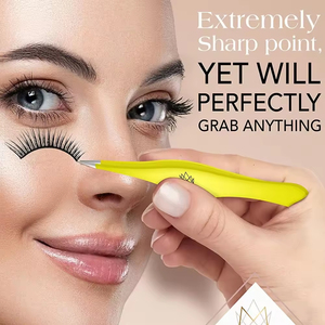 Pinzas de precisión chapadas en oro Diseño de lujo con puntas inclinadas para desplumar y peinar sin esfuerzo - Product Image 5