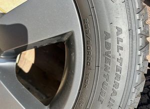 Ahora en venta: Juego de 4 llantas y neumáticos de aleación para Land Rover Defender. - Product Image 5